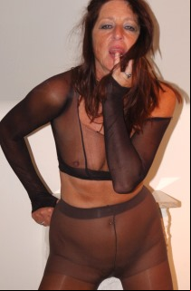 kyra is a classy mature milf with long shapely legs perfect for her nylon 1